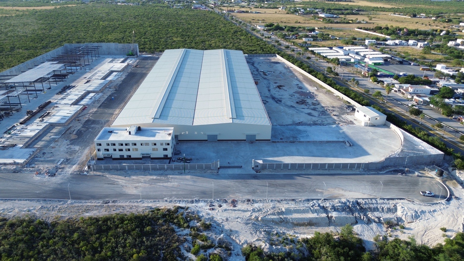 Nave industrial en calle dos